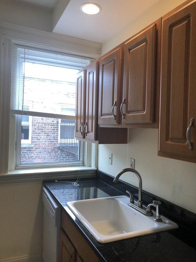 Photo - 102 Queensberry St