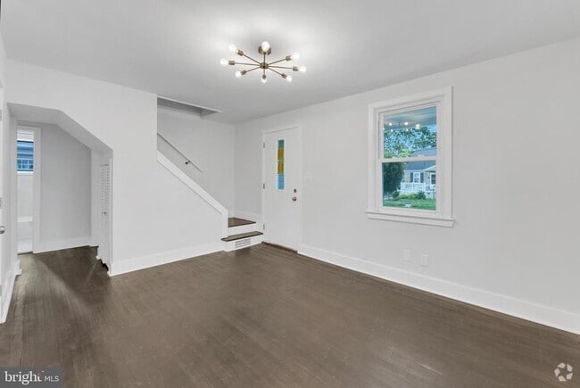 Building Photo - 414 High St W Rental