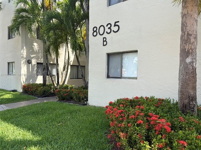 Building Photo - 8035 SW 107th Ave Unit 110