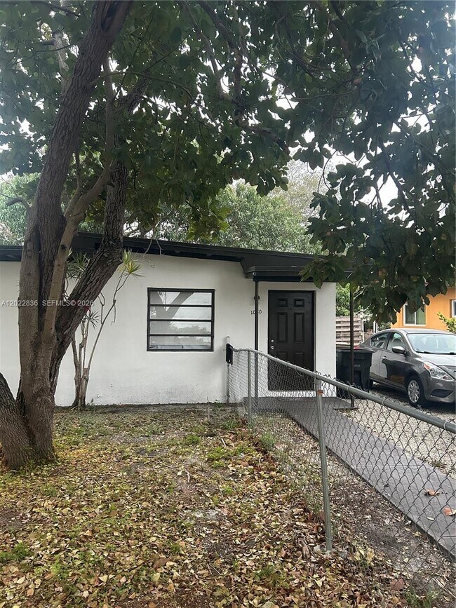 1080 NW 121st St