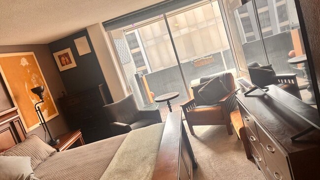 Photo - 909 Logan St