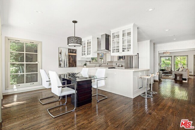 Photo - 449 Westbourne Dr