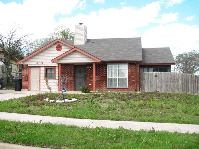 Photo - 900 Haynes Dr House
