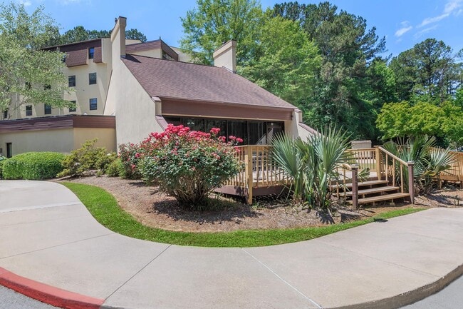 Photo - Amberwood Apartments