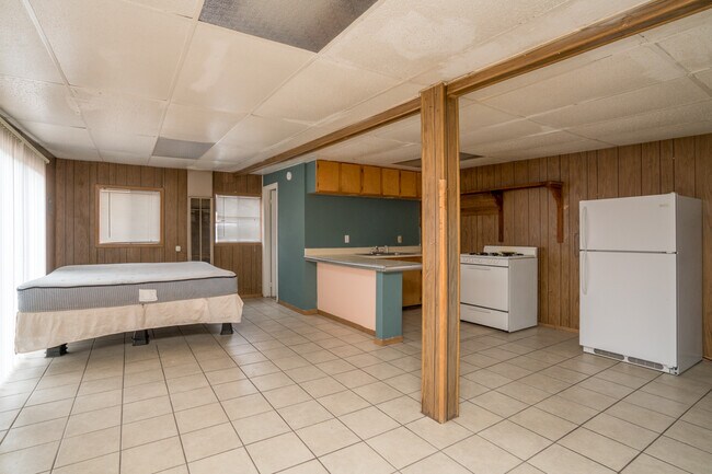 Photo - 815 Girard Blvd NE Unit Guest House