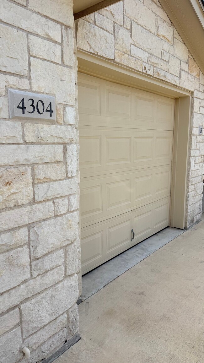 Photo - 4304 Ivory Ln Unit A