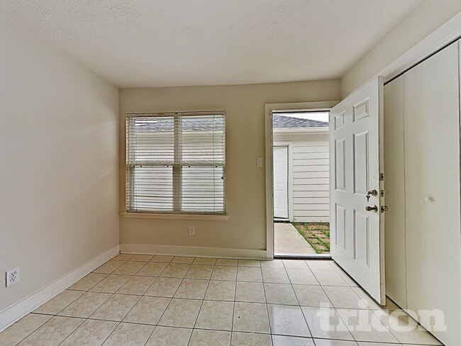 Photo - 15810 W Park Ct