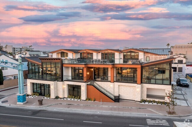 Building Photo - Contemporary 3 bed 2 bath furnished Rental