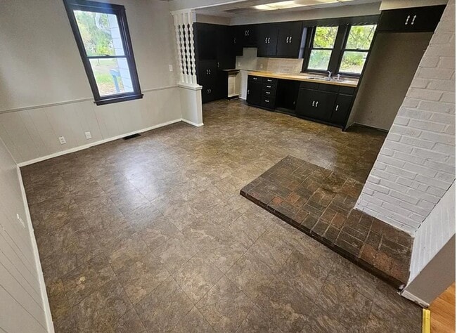 Photo - 1125 Carlisle Ave