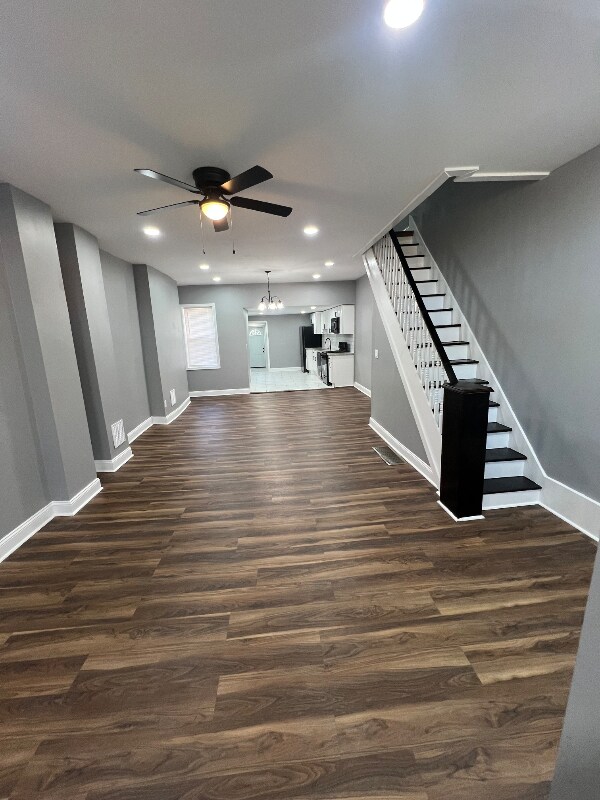 Building Photo - 547 High St