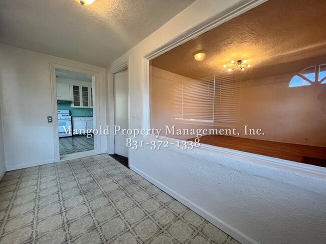 Photo - 301mon Unidad D