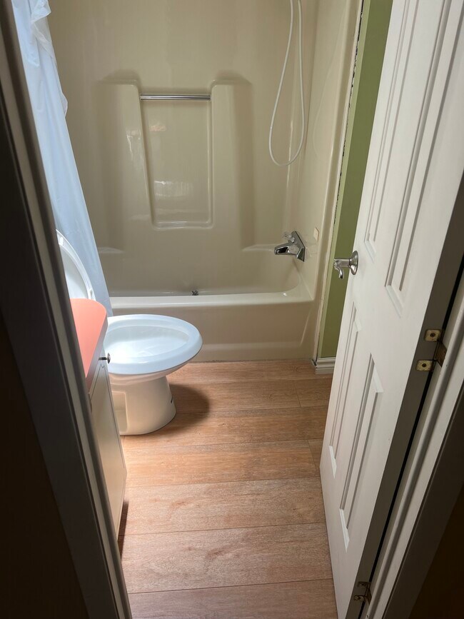 Photo - 1869 W Schwartz Blvd