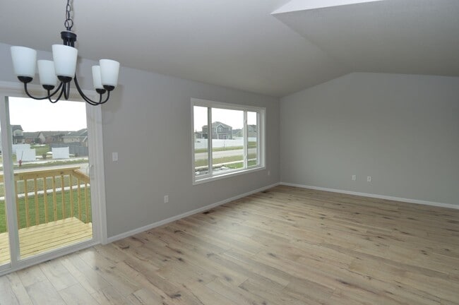 Photo - Beautiful 4 bed 2 bath Townhome for rent!