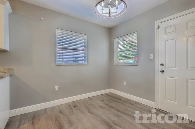 Photo - 8307 N Elmer St