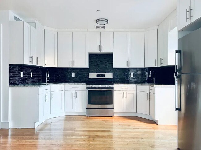 Furnished room/NOT APARTMENT