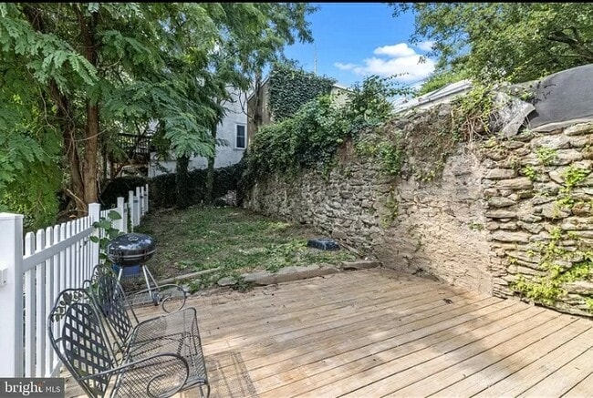 Photo - 214 Hermitage St