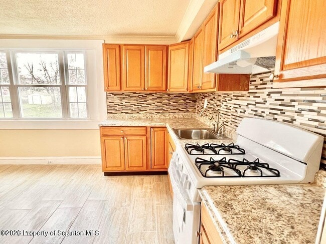 Building Photo - 636 Beech St