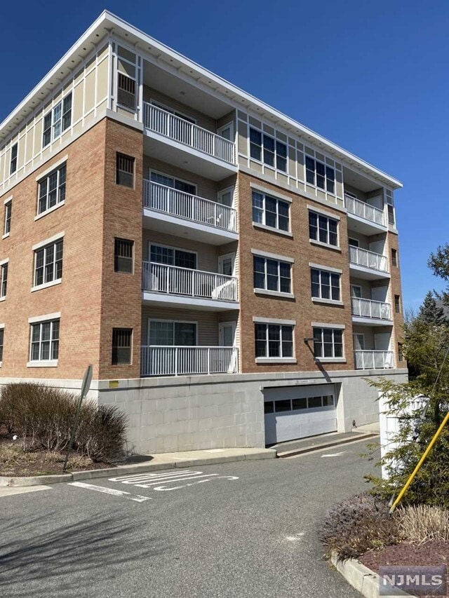 102 Terrace Ave 218