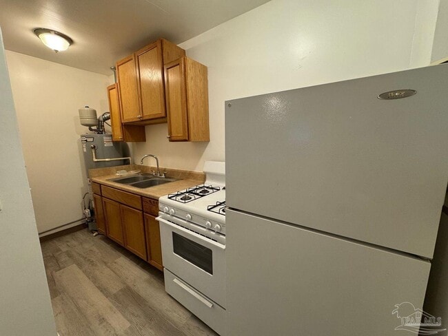 Photo - 205 Holmes Dr