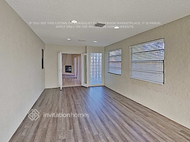 Photo - 17745 Woodview Terrace