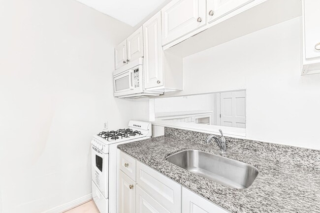 Photo - 908 Martin Luther King Jr Ave Unit 04