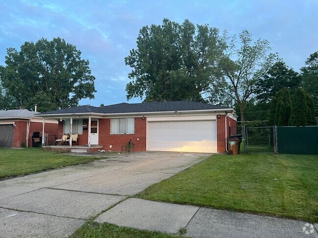 Building Photo - 4922 Sanford Dr Rental