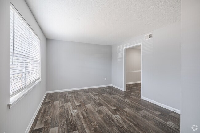 2BR, 1.5BA Townhouse - 980SF - Living Room