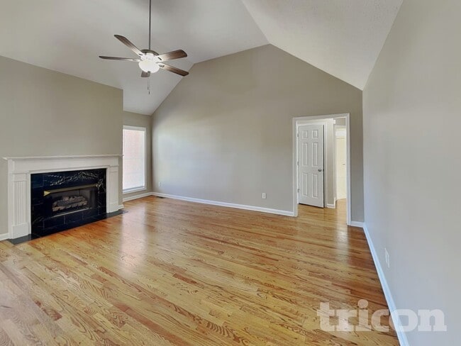 Photo - 1090 Pinehurst Dr