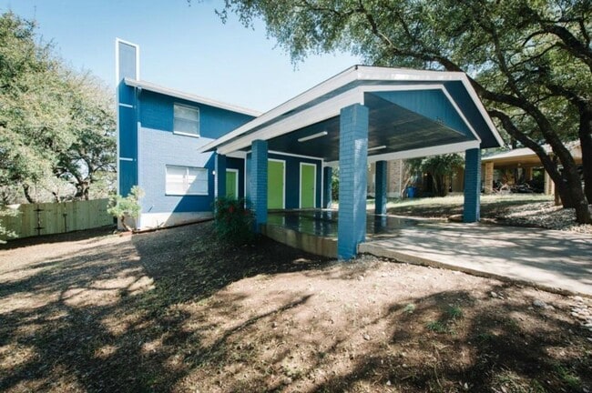 Building Photo - 3306 Dunliegh Dr Unit A