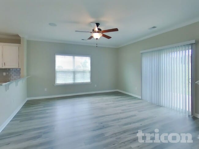 Photo - 437 N Ivestor Ct