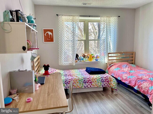 Photo - 27 Franklin Pl