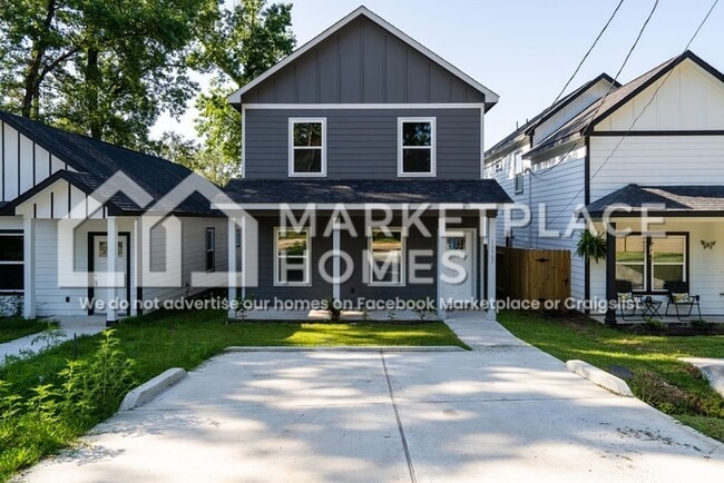 Building Photo - 16987 Balmoral St Rental