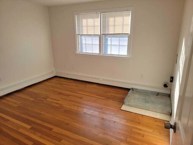 Photo - 536 Main St Unit 536 main st #4 Falmouth ma