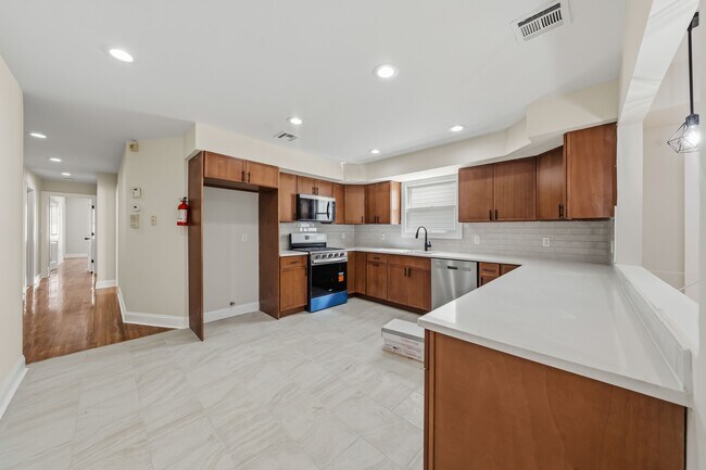 Photo - 118 Chestnut St Unit 1FL