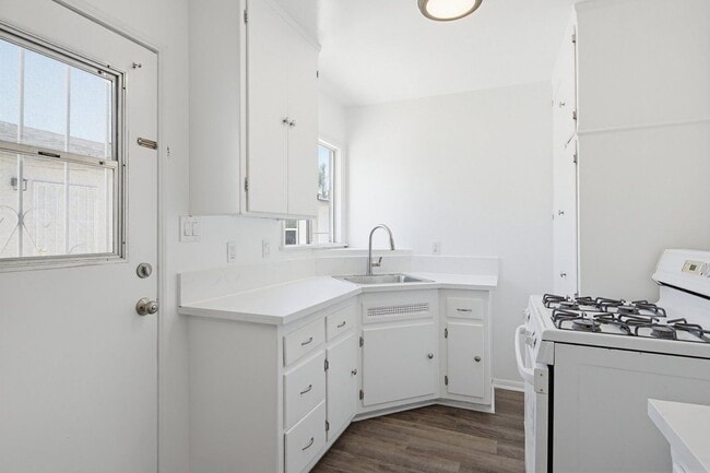 Photo - 4264 W Broadway Unit C