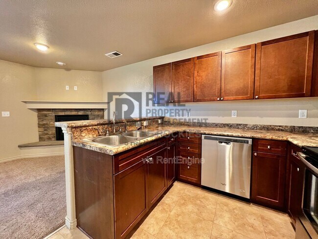 Photo - 203 E 6th St Unit 4