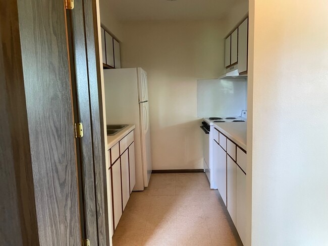 Photo - 312 W Broadway St