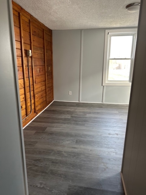 Photo - 4656 Main St Unit A - Upper