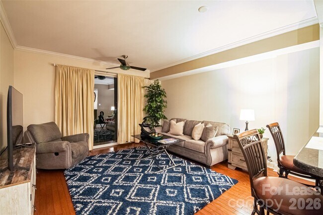 Photo - 300 W 5th St Unit 439