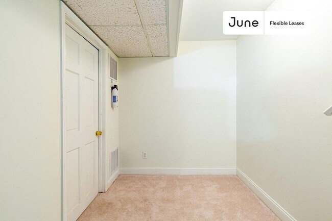 Photo - 216 Ascot Pl NE Apartment Unit B