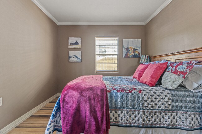 Photo - 5008 Parker St