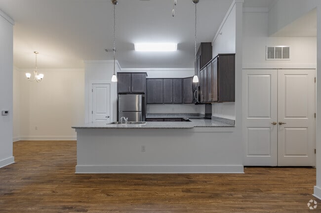 3BR, 2BA - Open Floor Plan