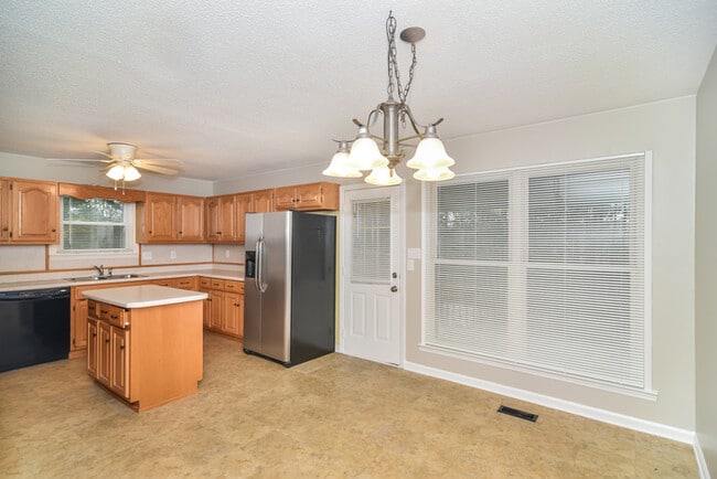 Photo - 339 White Springs Rd