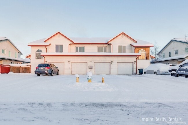 Three Bed, 2.5 Bath, 1 Car Garage - Three Bed, 2.5 Bath, 1 Car Garage House