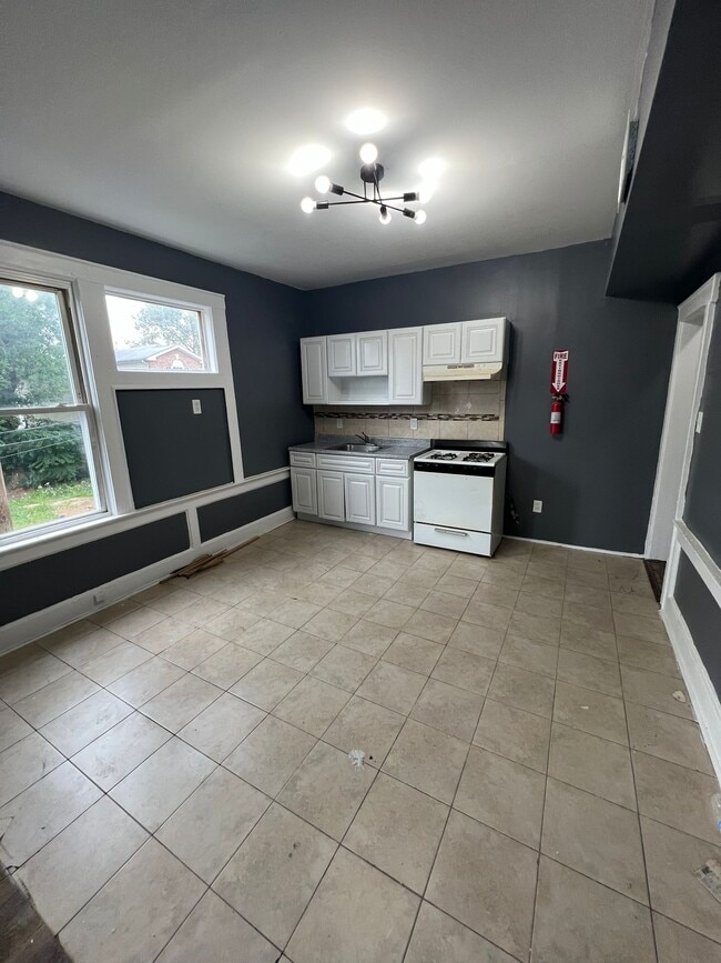 Building Photo - 56 Fabyan Pl Rental