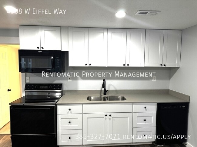 Photo - 4908 Eiffel Wy