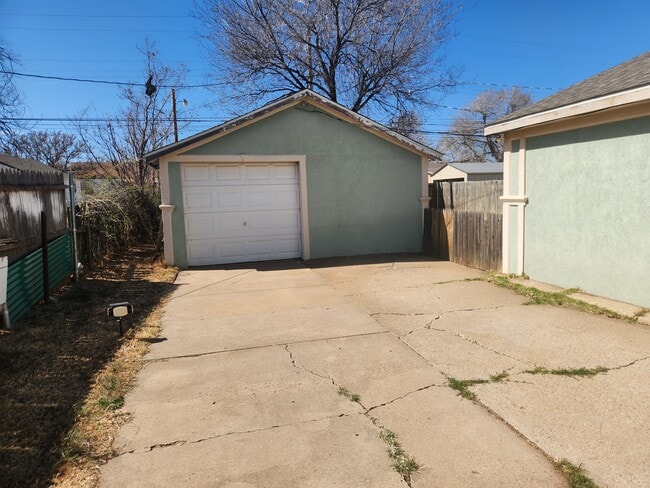 Photo - 729 N Hayes St