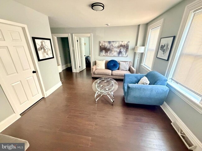 Photo - 348 Farnsworth Ave