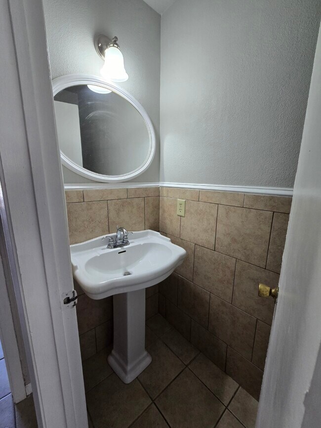 Photo - 7455 Calder Ave