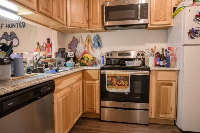 Photo - 1207 J University Terrace | 4 Bedroom 2 Ba...